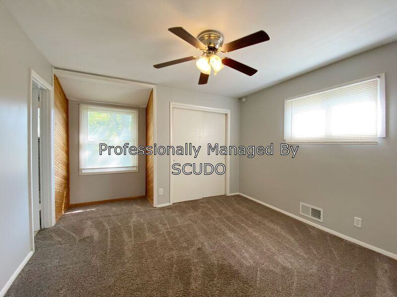 4601 E Red Bridge Rd - Photo 3 of 10