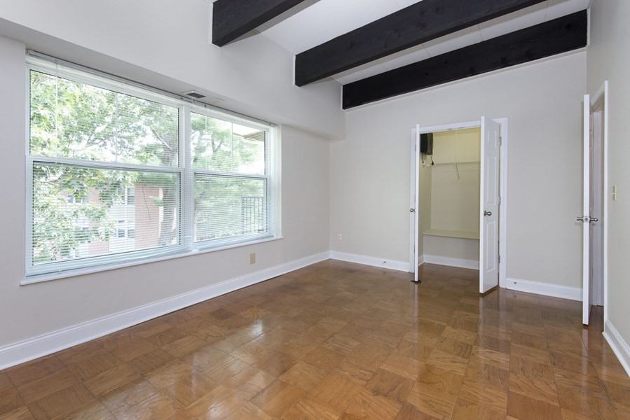 401 Engamore Ln 206 - Photo 3 of 9