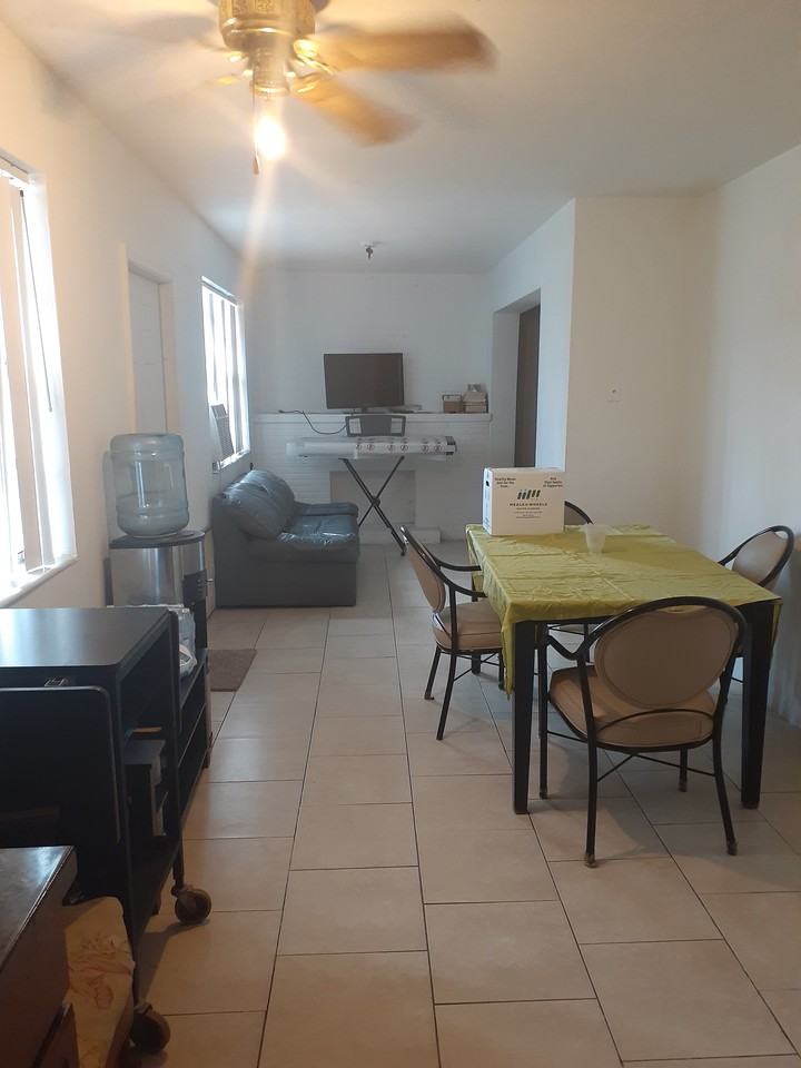 4111 Stirling Road - Photo 6 of 9