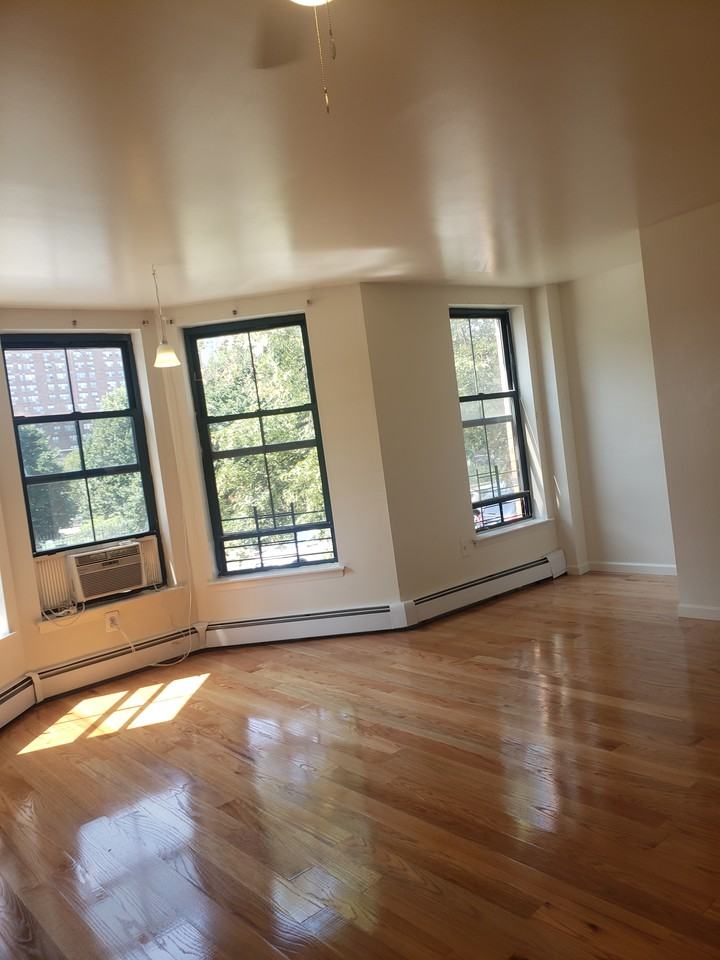 387 Cumberland Street #1 - Photo 3 of 11