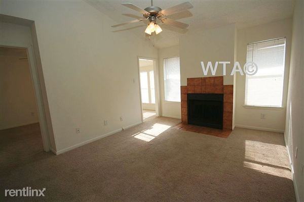 Congress / Stassney - Photo 3 of 6