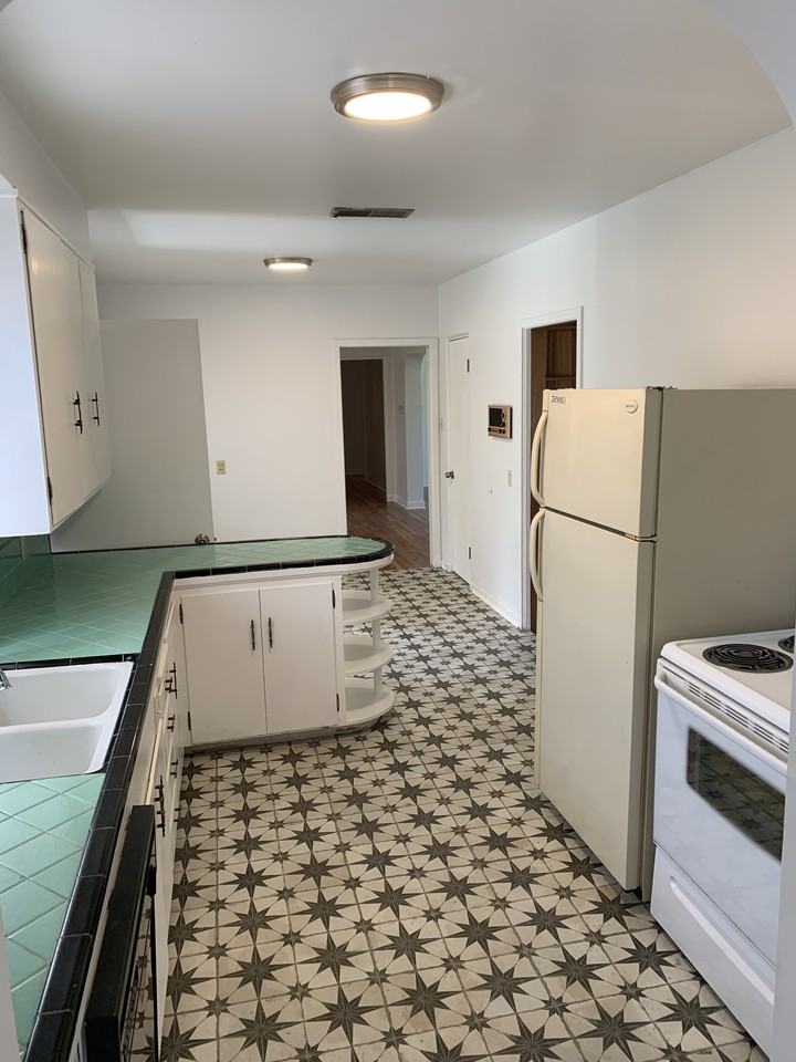 1020 Silver Ave Sw - Photo 3 of 18