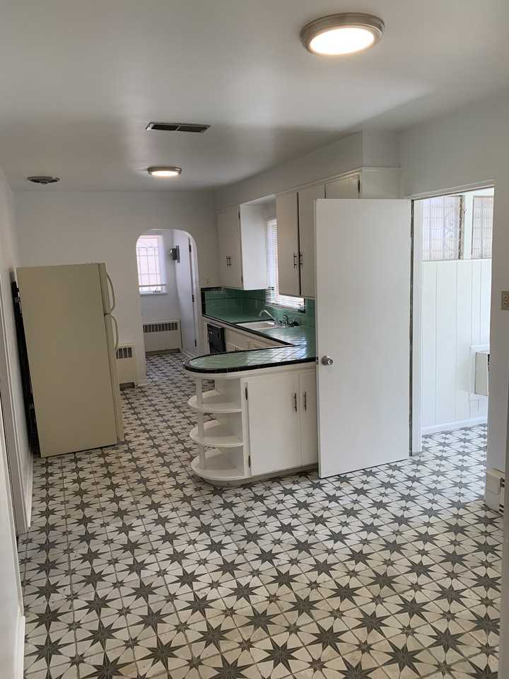 1020 Silver Ave Sw - Photo 4 of 18