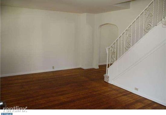 240 Pensdale St - Photo 2 of 4