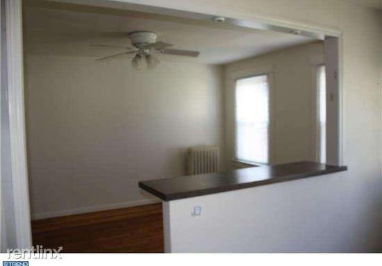 240 Pensdale St - Photo 3 of 4