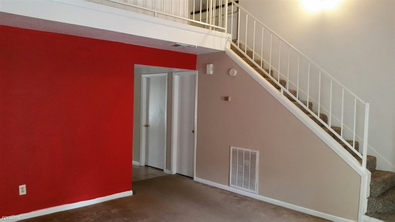 Pine Village Townhomes Apartments 5783 Easthampton Dr, Houston, TX