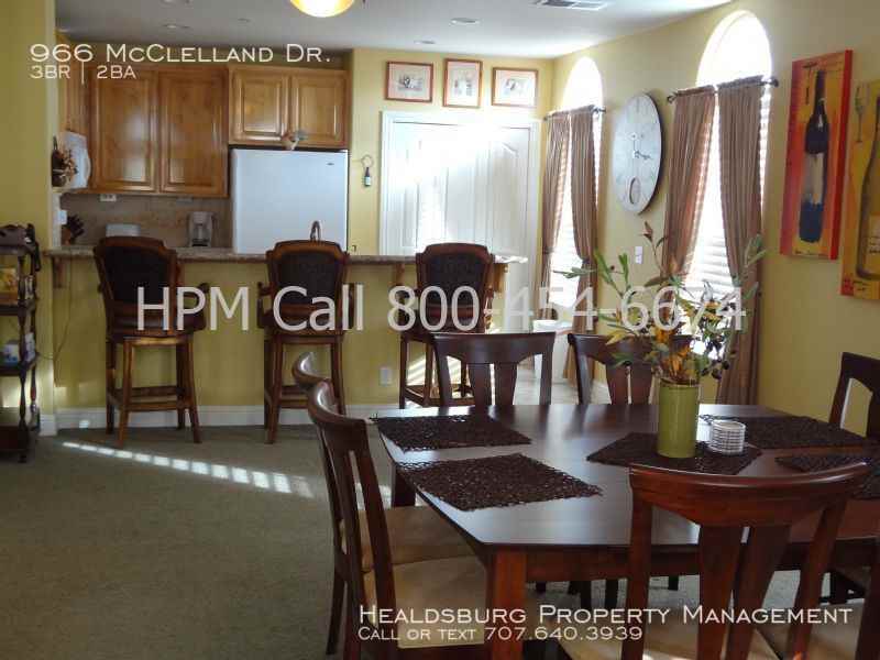 966 Mcclelland Dr - Photo 3 of 6