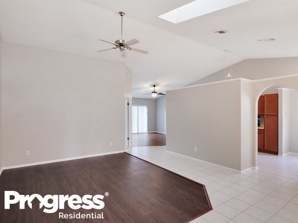 1973 Martina St - Photo 2 of 13