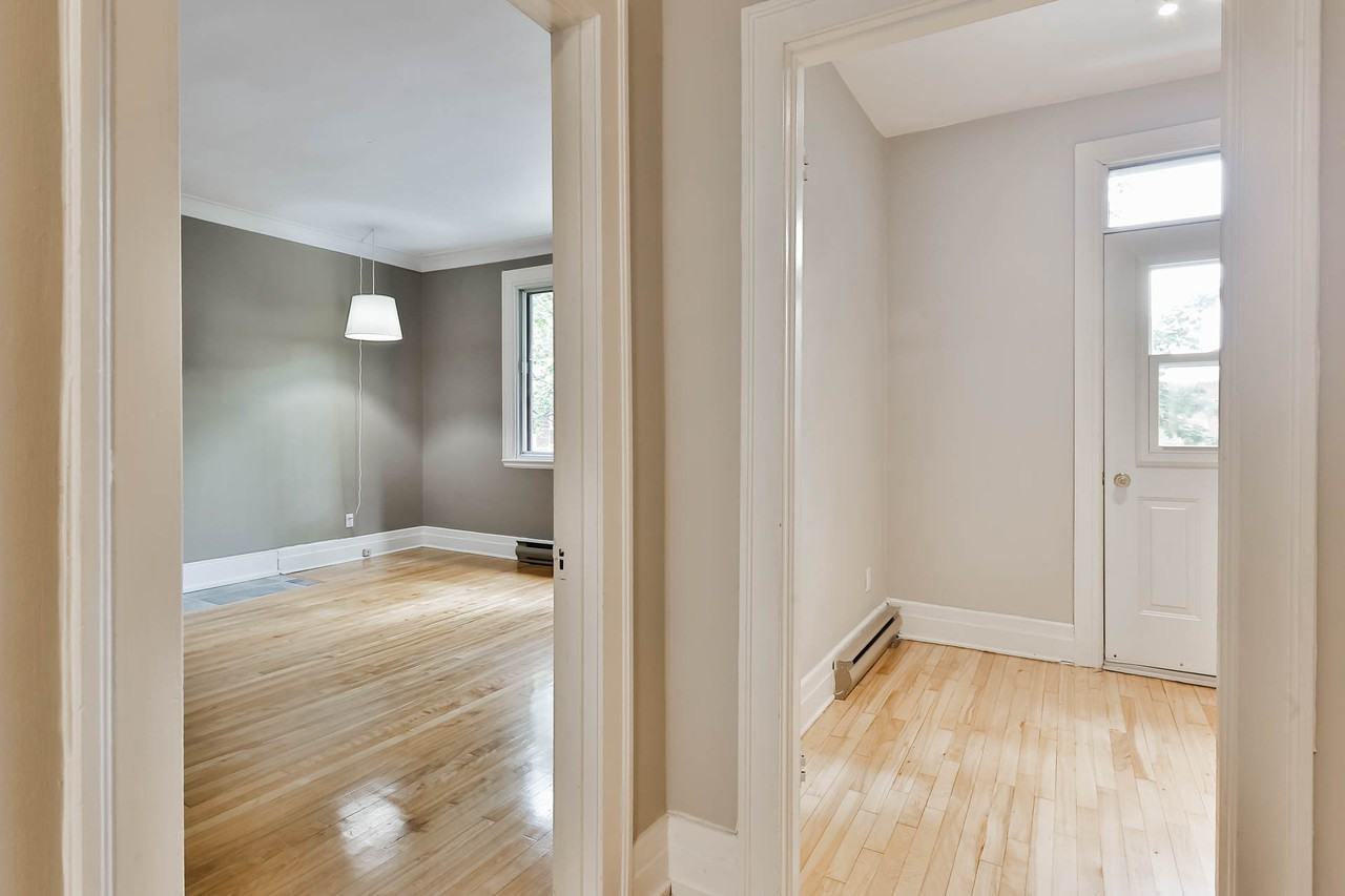 4857 Avenue Cumberland #4857 - Photo 2 of 13