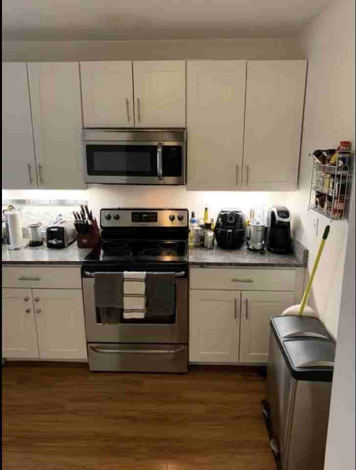 8 Dustin St 103 - Photo 3 of 8