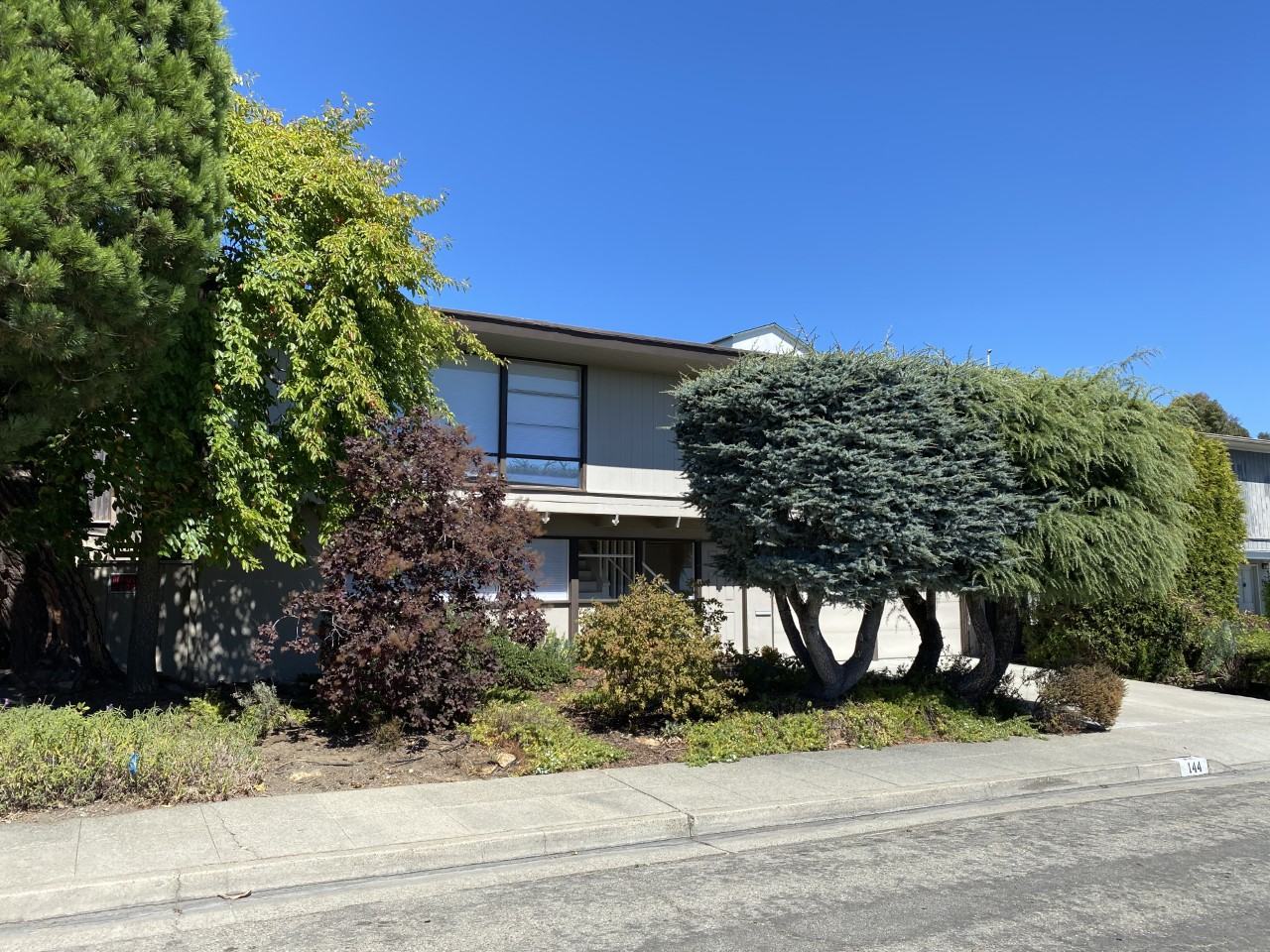 144 Rishell Drive - Photo 2 of 18