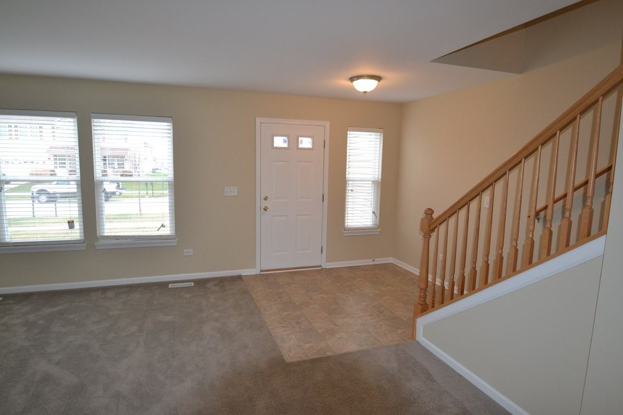 1187 Swan Dr - Photo 2 of 12