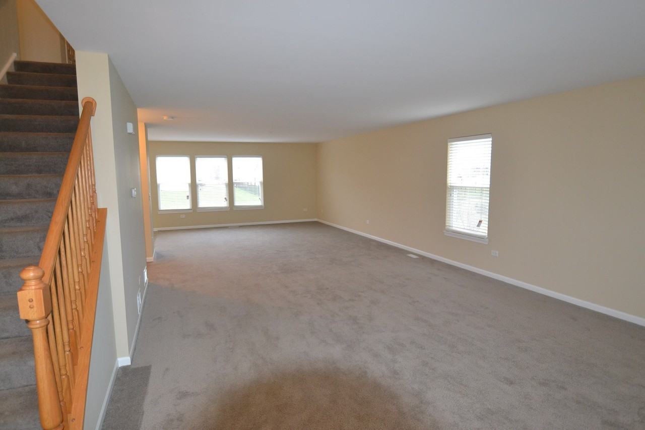 1187 Swan Dr - Photo 3 of 12