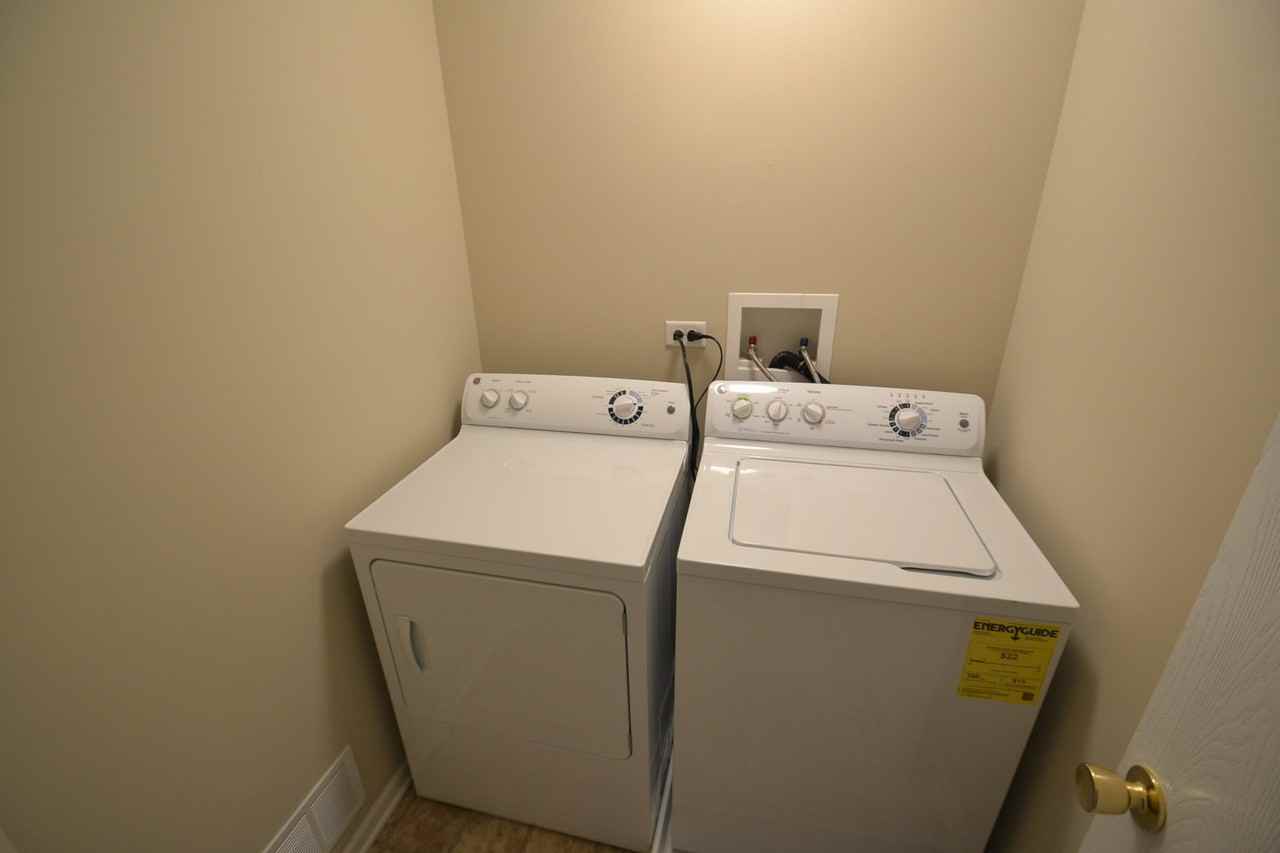 2153 Sweetwater Dr - Photo 3 of 9