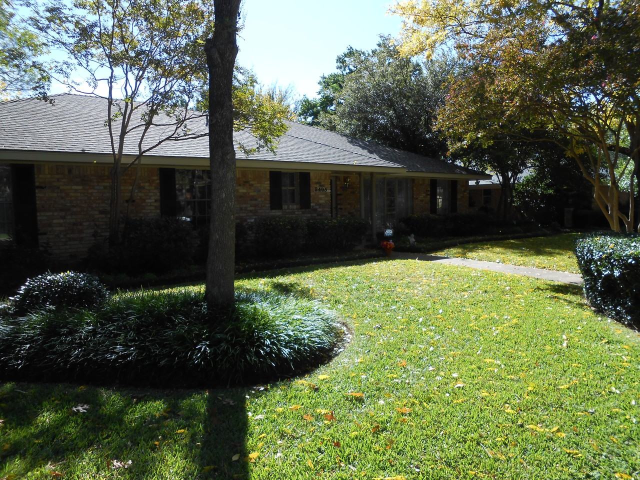 2405 Sir Guy Dr - Photo 2 of 14