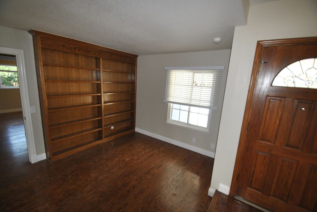 977 Wellington Rd - Photo 3 of 19