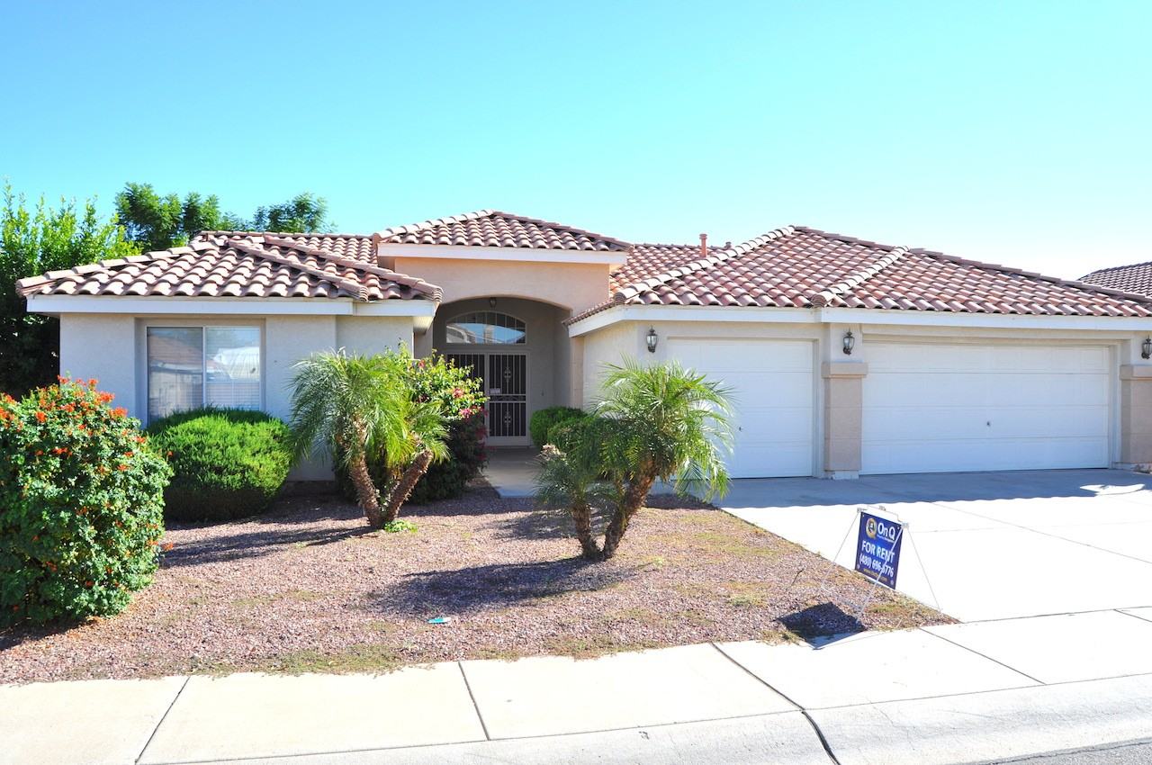 8719 W Davis Rd - Photo 2 of 25