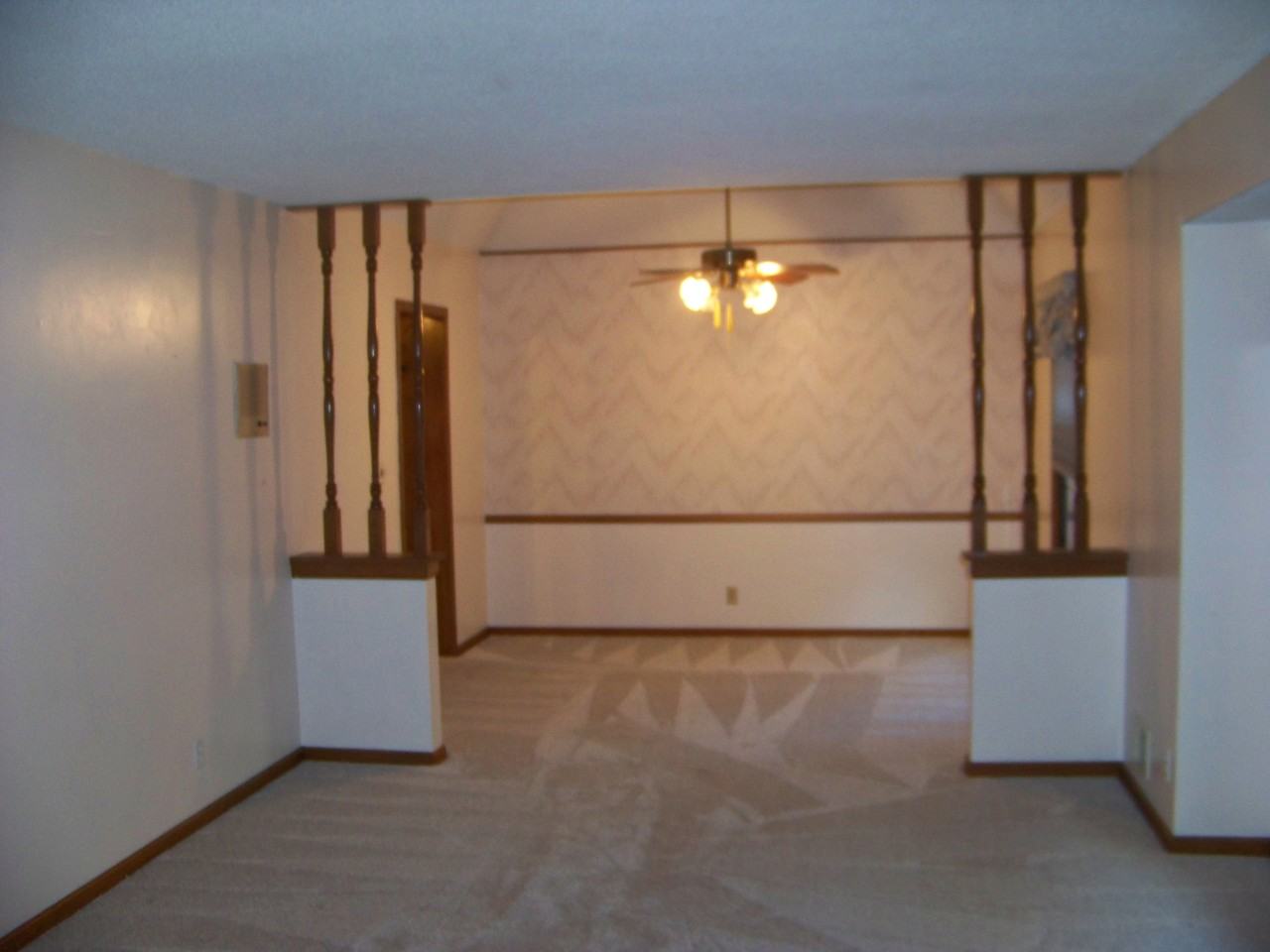 13105 E 53rd St - Photo 3 of 20