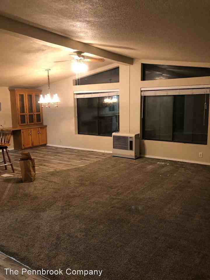 651 N Cedar Ave - Photo 2 of 15