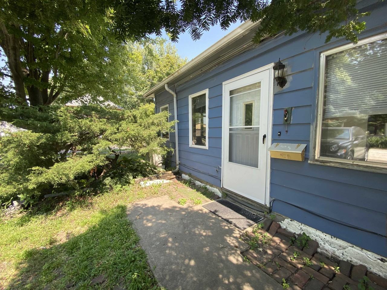 805 W Clinton Ave - Photo 2 of 12