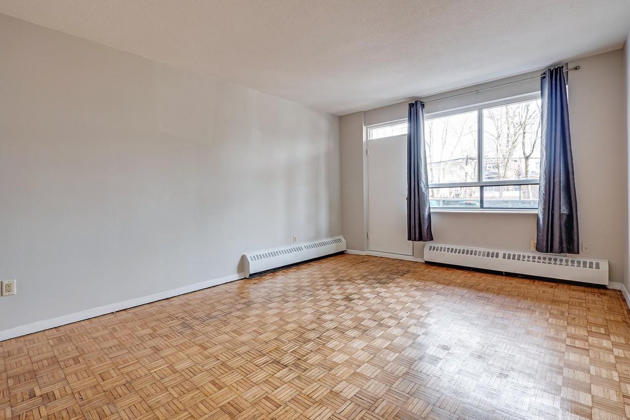 55 Lee Ave - Photo 3 of 14