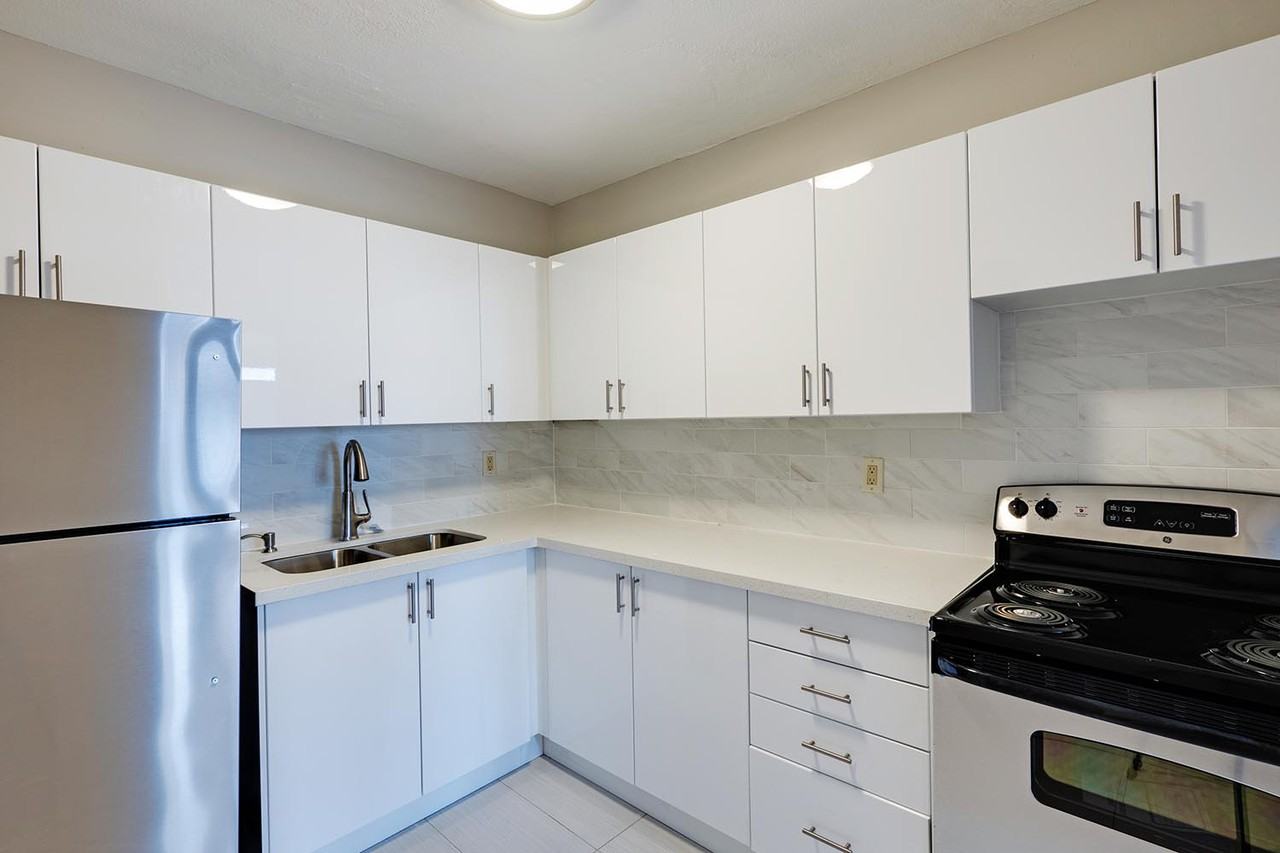 55 Lee Ave - Photo 5 of 14