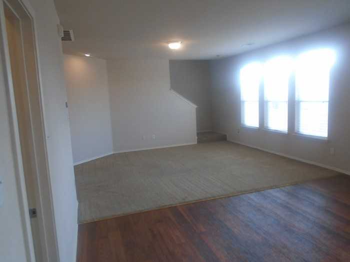 9921 Amaryllis Ln - Photo 3 of 12