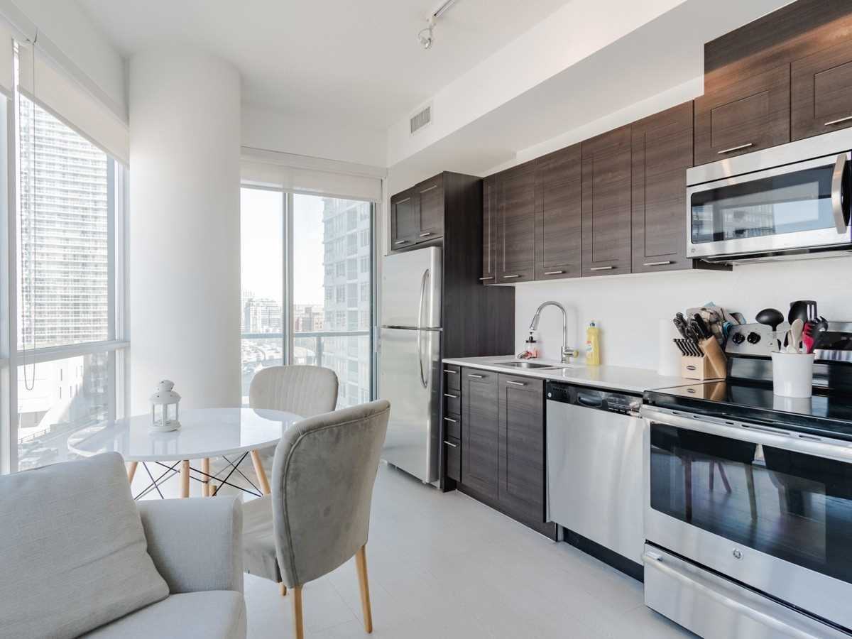 20 Bruyeres Mews #1106 - Photo 3 of 9