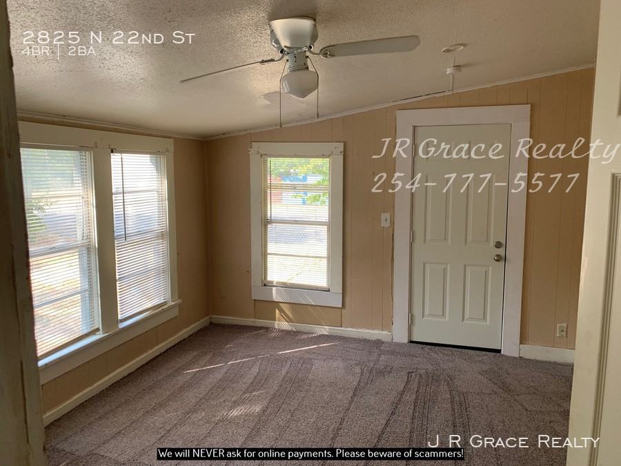 2825 N 22nd St - Photo 3 of 8