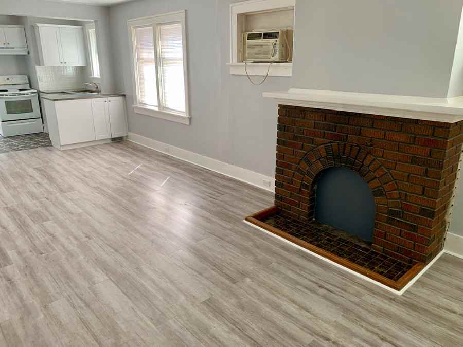 1563 Athol St - Photo 2 of 18