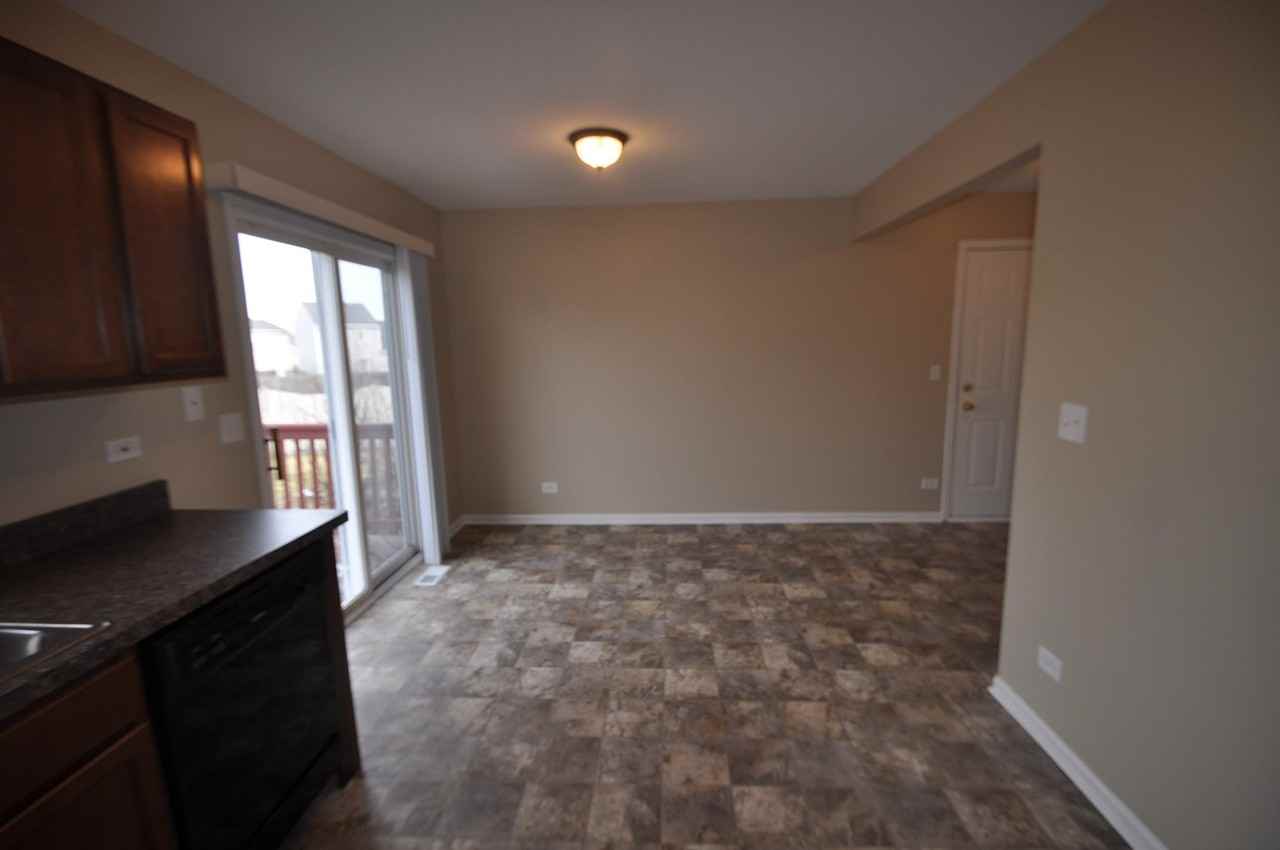 318 Camden Ln - Photo 3 of 12