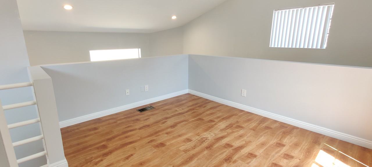 Meridian Hollywood - Photo 5 of 11