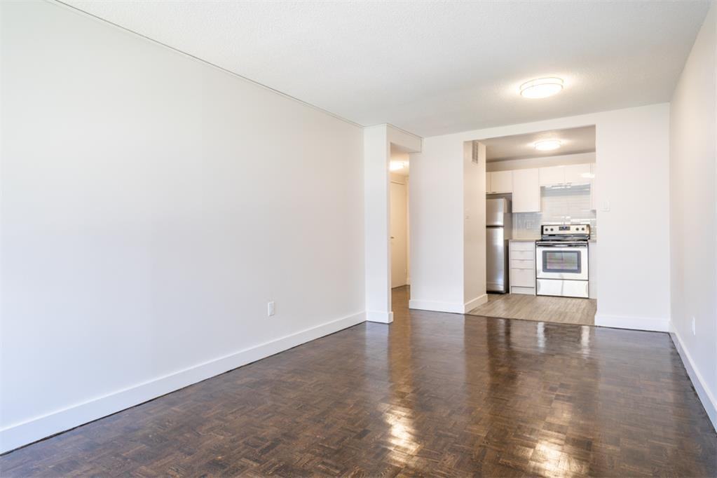 40 Gerrard Street East #2305
