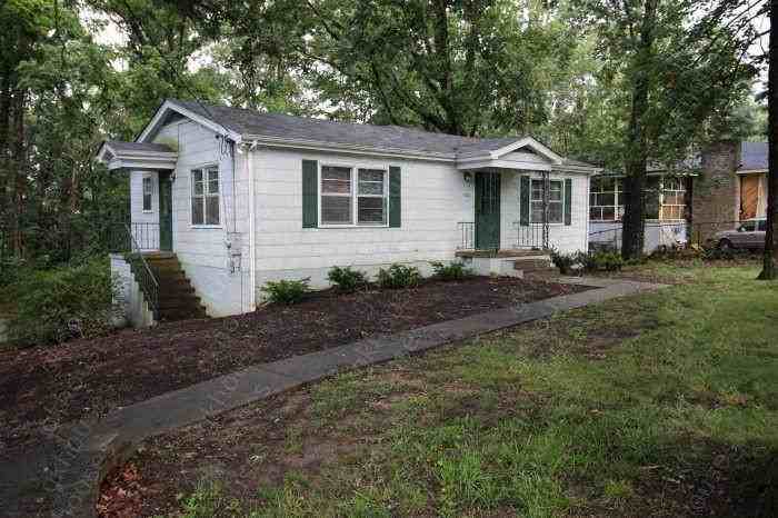 1138 James Blvd - Photo 3 of 21