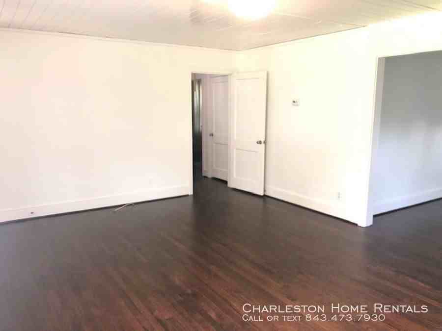 13 Stratford Rd - Photo 3 of 19