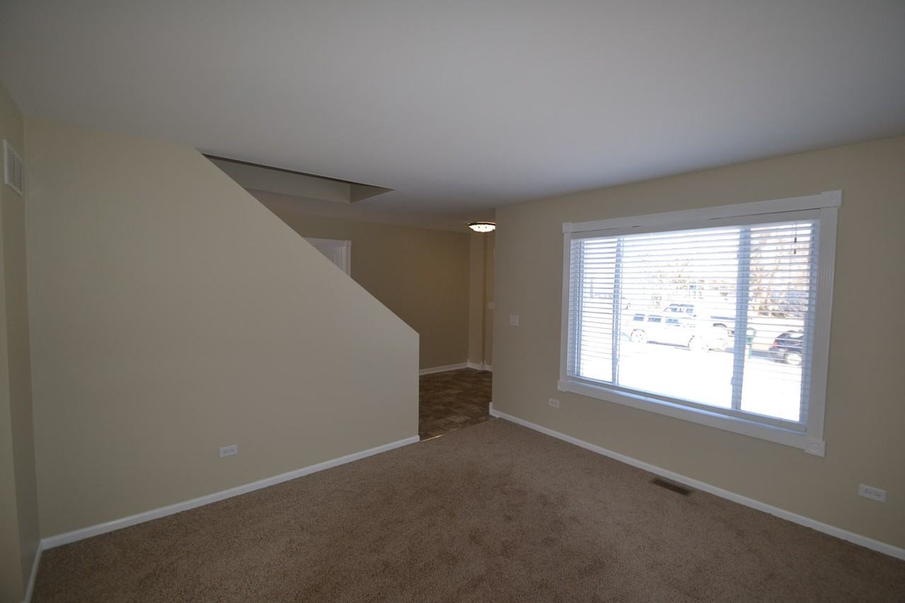 2103 Culver Ct - Photo 2 of 12