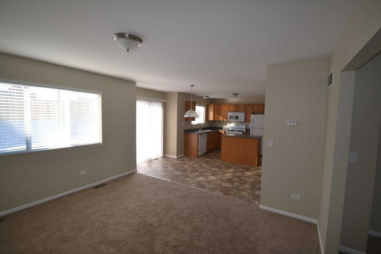 2103 Culver Ct - Photo 3 of 12