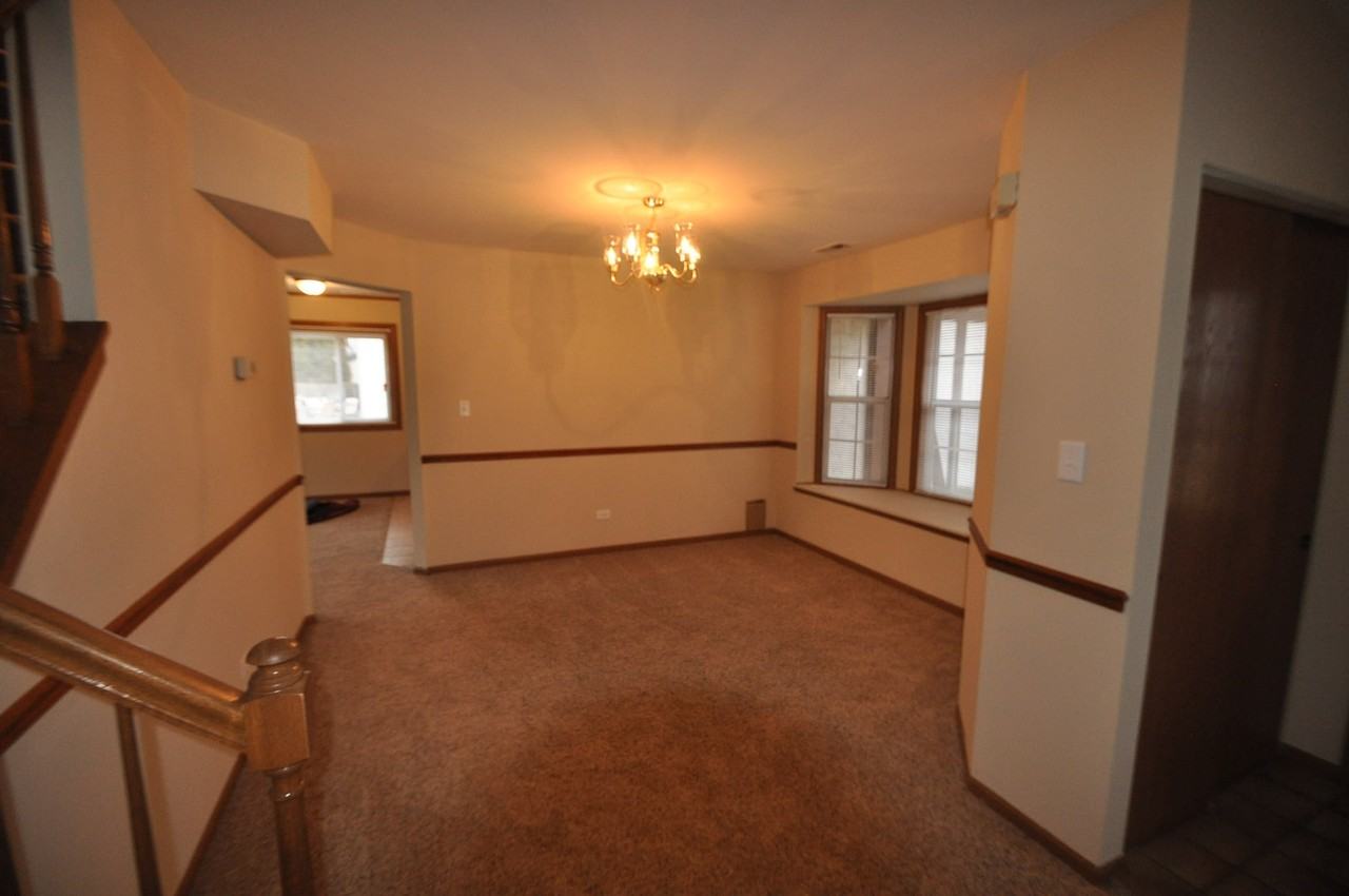 1959 Lawson Blvd - Photo 3 of 11