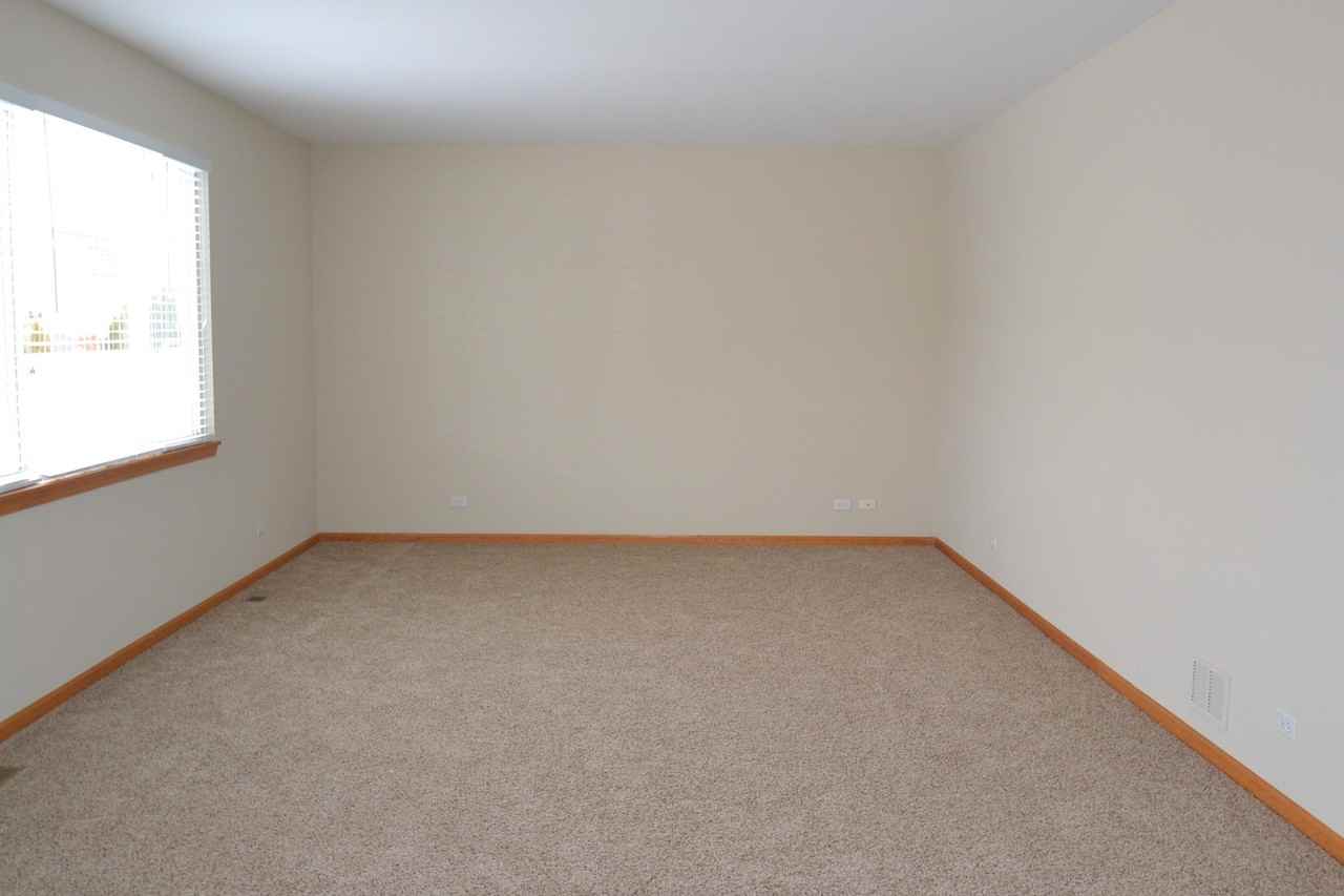 10317 Brighton Ln - Photo 3 of 16