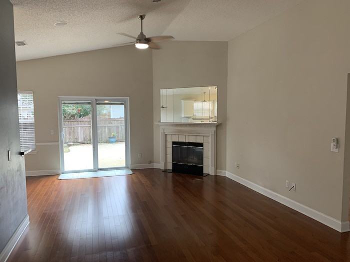 320 Pin Oak Ct - Photo 3 of 21