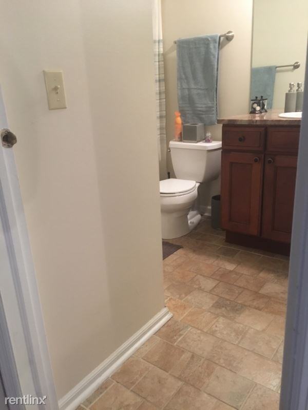 991 Manor Ln - Photo 3 of 8