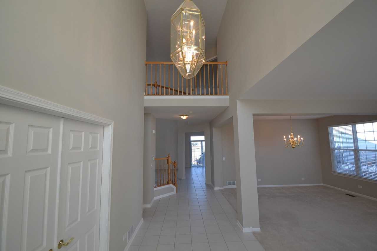 9945 Berkshire Ln - Photo 2 of 18