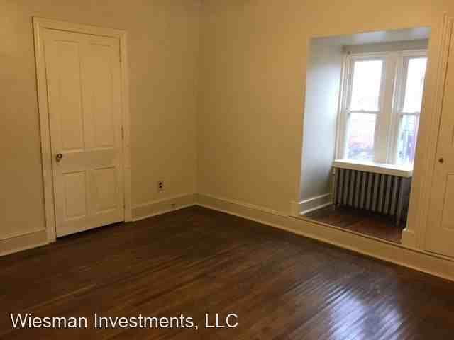 503 West Market Street - Photo 3 of 10