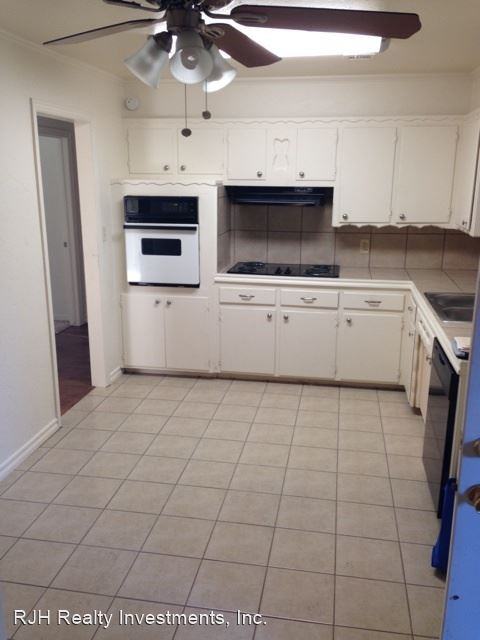 6405 S Villa Ave - Photo 3 of 7