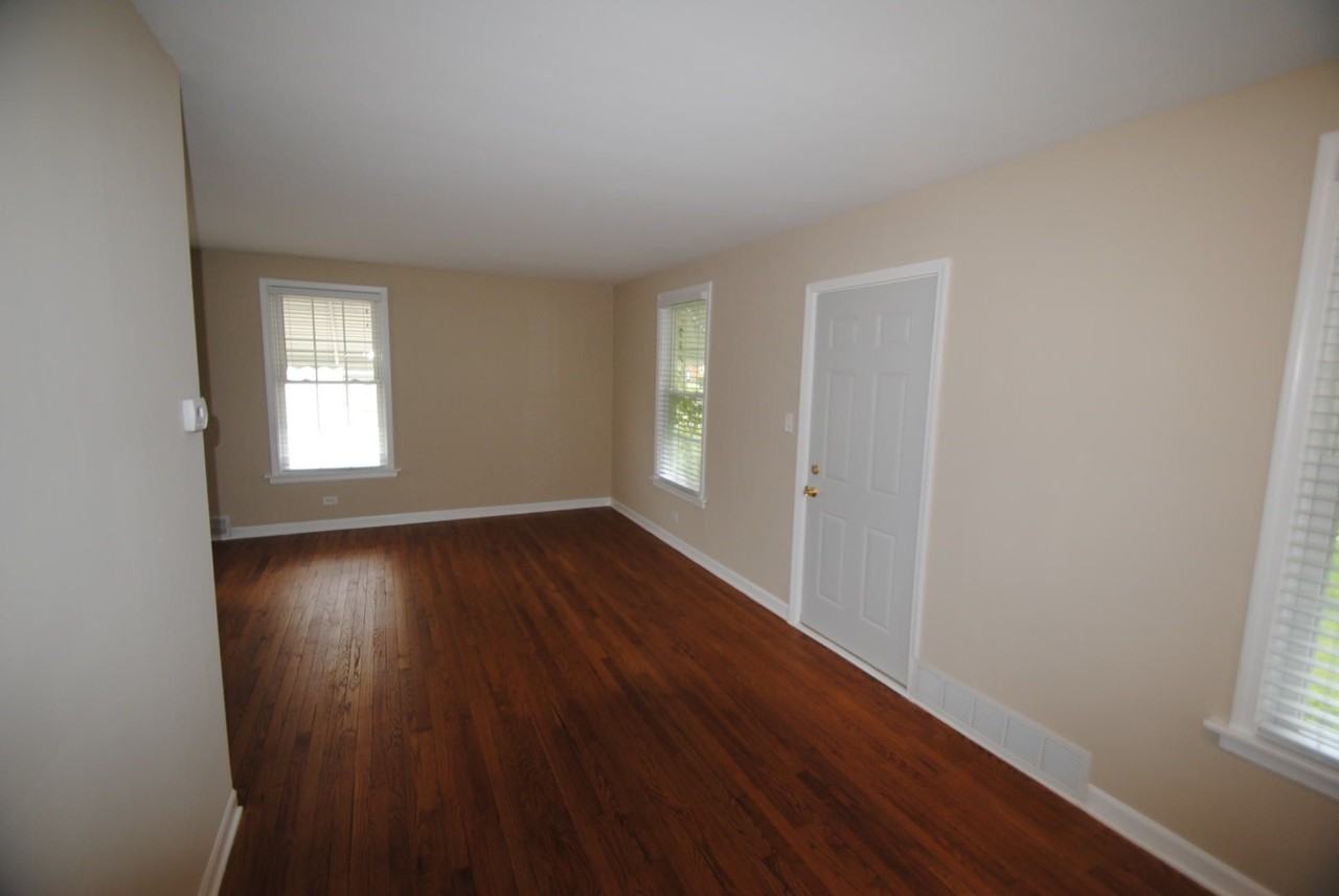 2429 14th Ave - Photo 3 of 11