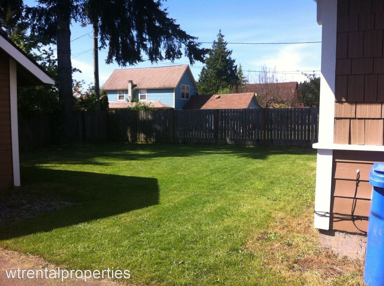 1325 Rose St - Photo 3 of 10