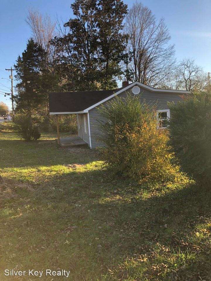 1705 Railroad Ave - Photo 3 of 18