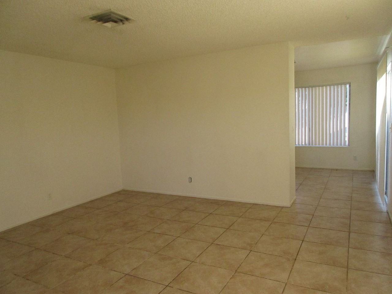 4446 Honeydew Cir - Photo 2 of 13