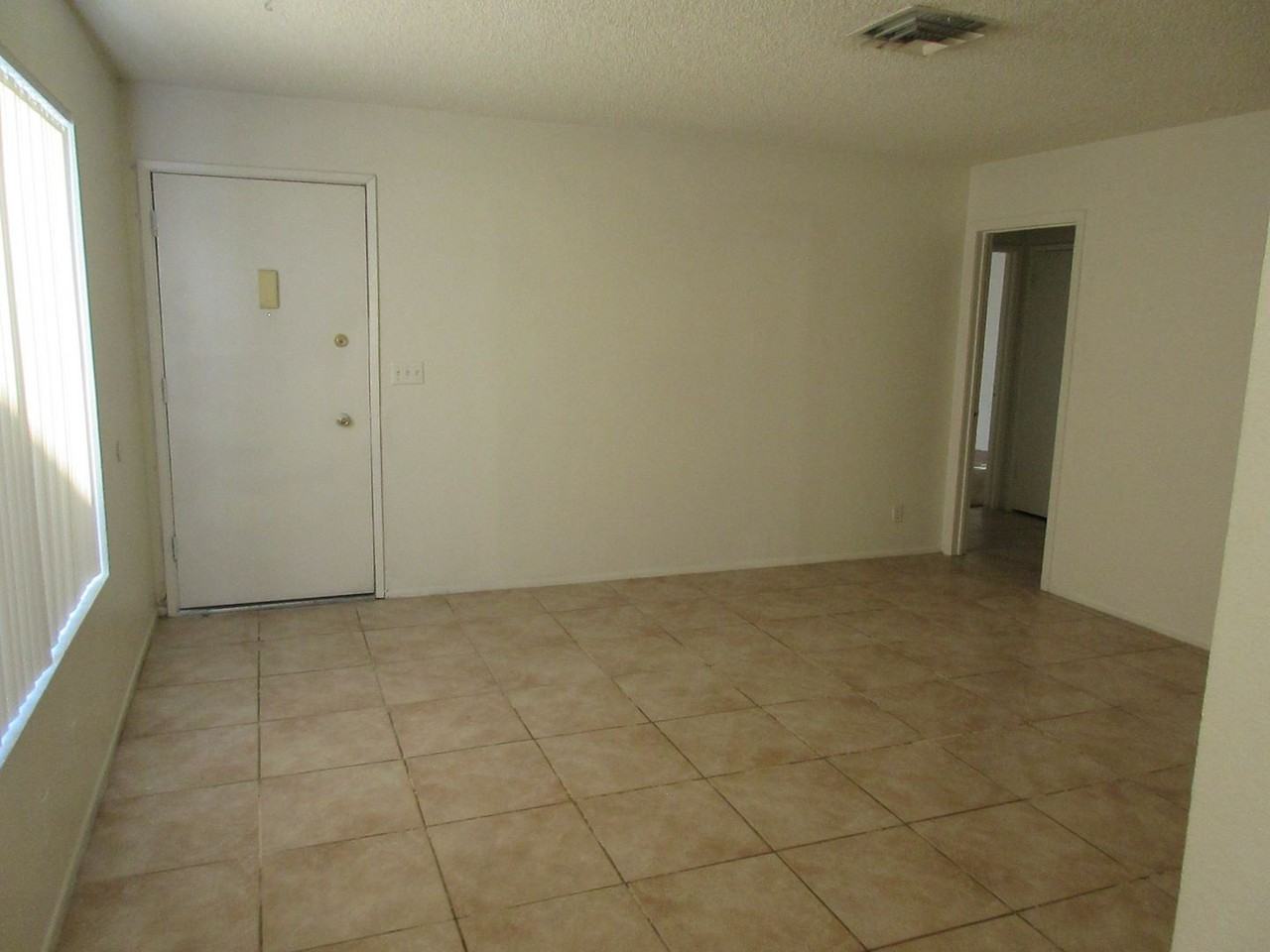 4446 Honeydew Cir - Photo 3 of 13