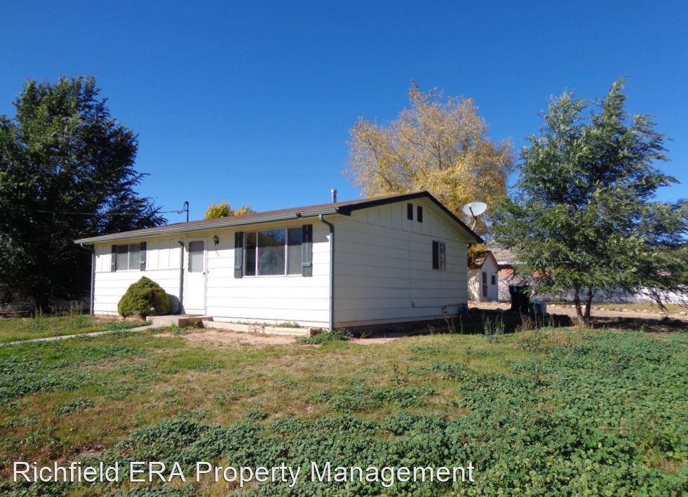 295 E 400 N - Photo 2 of 13